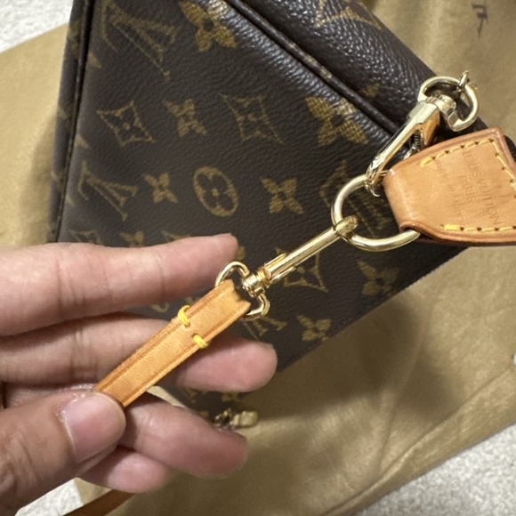 Louis vuitton pochette accessoires - Picture 9 of 11